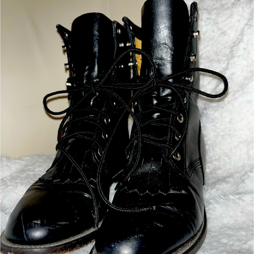 Authentic Black Leather combat Justin boots sz 6.5. Good condition!!!